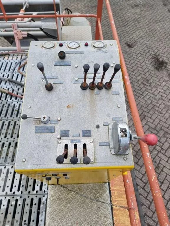 MWM AMFIBIEVOERTUIG 2000 afbeelding 9