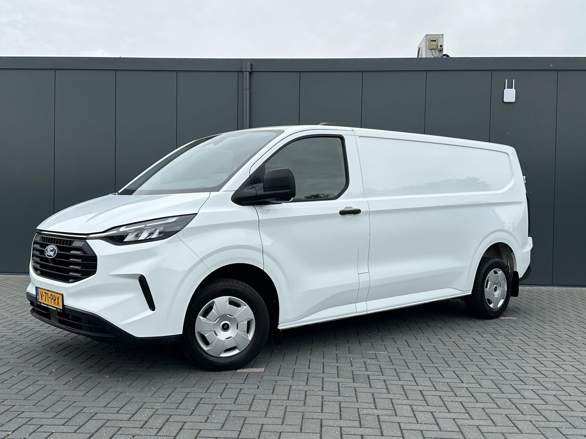 Ford Transit Custom 2024 - 2.0 TDCI 136 PK TREND / L2H1 / 2.740 KG AHG / CAMERA / CRUISE / 3 ZITS / AIRCO / CARPLAY imagen 2