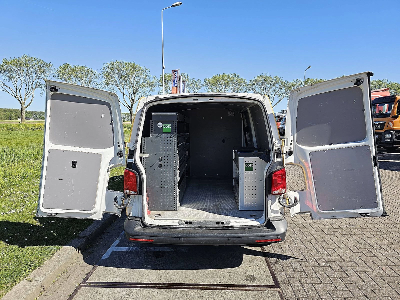 Volkswagen Transporter 2021 - 2.0 TDI zdjęcie 14