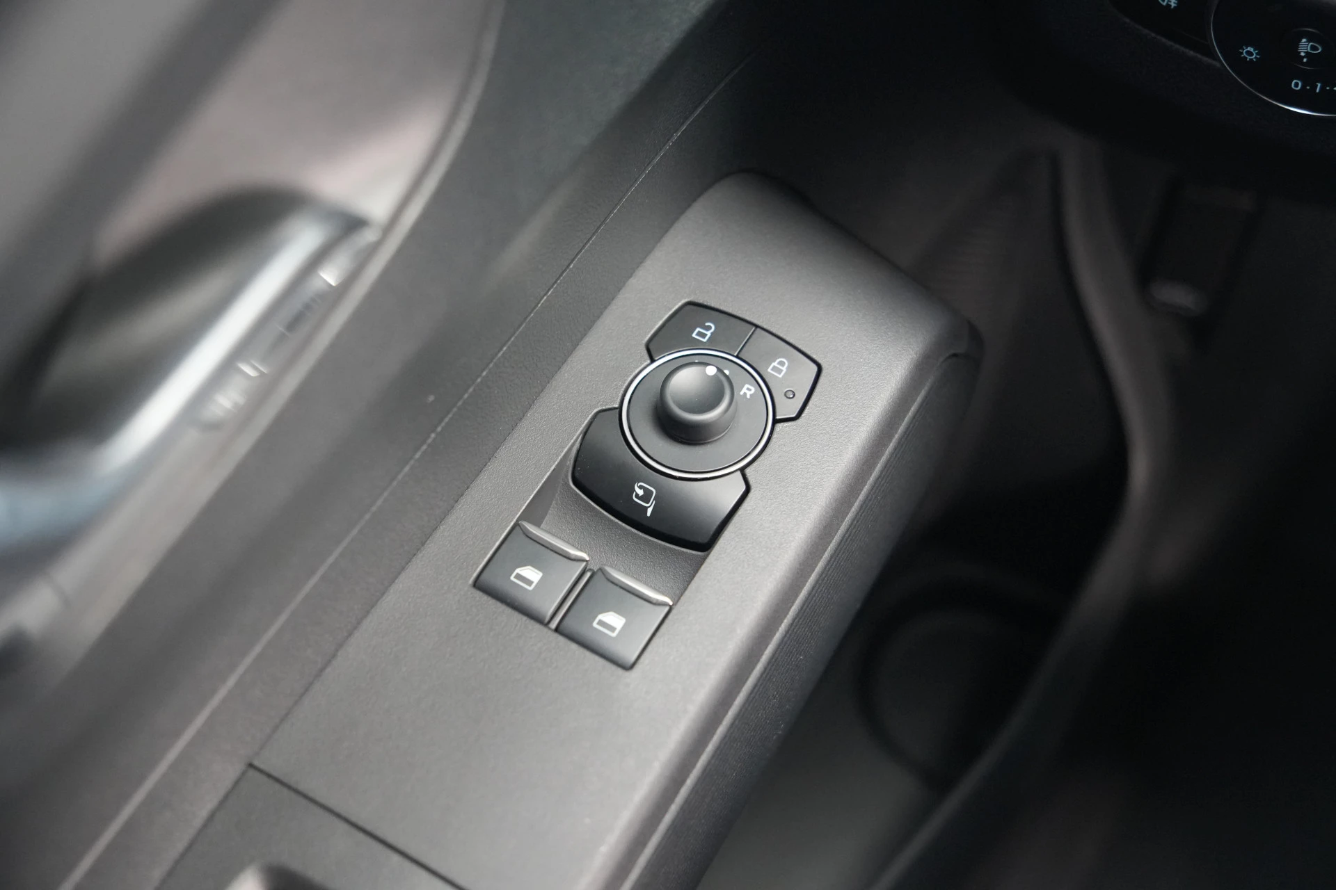 Ford E-Transit Courier 2026 - Limited 44 kWh 136pk - Trekhaak - Stoel/Stuurverwarming - ACC - Blindspot - Camera - Rijklaar Bild 22