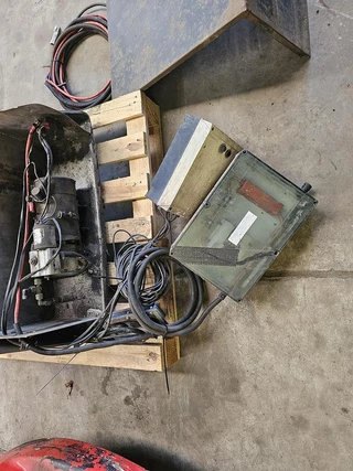 HYDROLIC ELECTRIC HYDRAULIC TIP UNIT.| 24 VOLT.| FOR CONTAINER 20 FT TIPPER. 2010 - N/A immagine 5