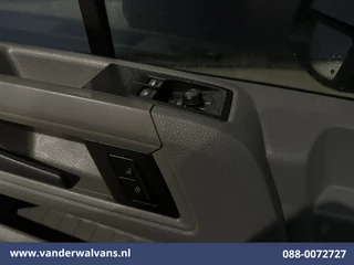 Volkswagen Crafter 2020 - 2.0 TDI 141pk L3H3 (L2H2) Euro6 Airco | Massagestoel | Camera | Apple Carplay | Cruisecontrol obrazek 18