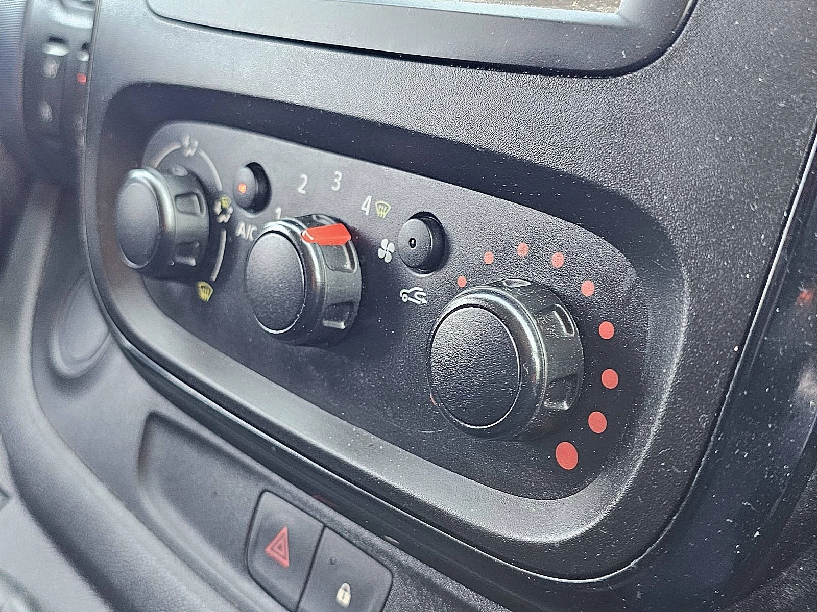 Opel Vivaro 2019 - 1.6 Bild 10