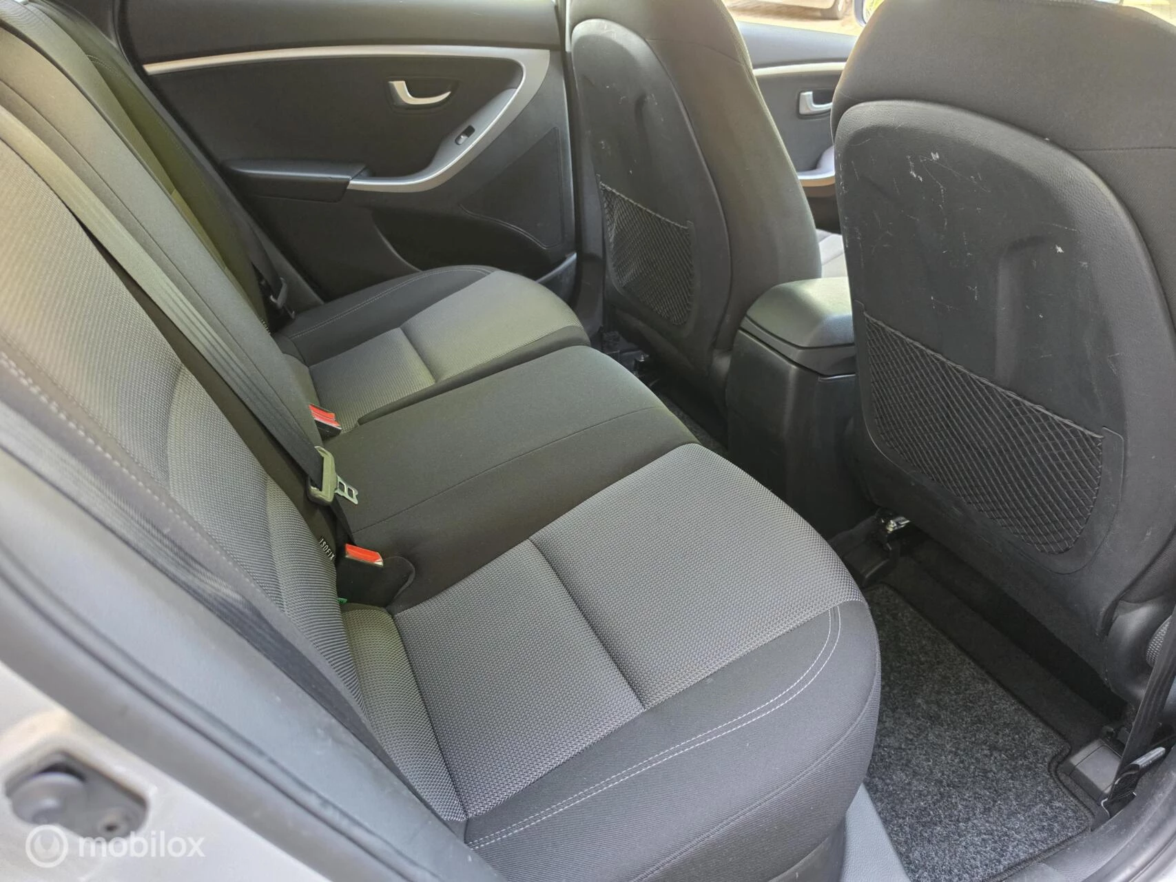 Hyundai i30 2016 - 1.6 GDi i-Motion plus Dealer onderhouden! afbeelding 14