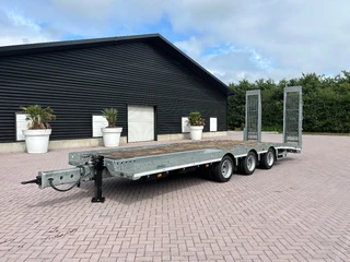Veldhuizen TANDEM TIEFLADER 25 T 2021 - 25 ton TRIDEM SEMI-DIEPLADER MIDDEN AS AANHANGWAGEN te koop