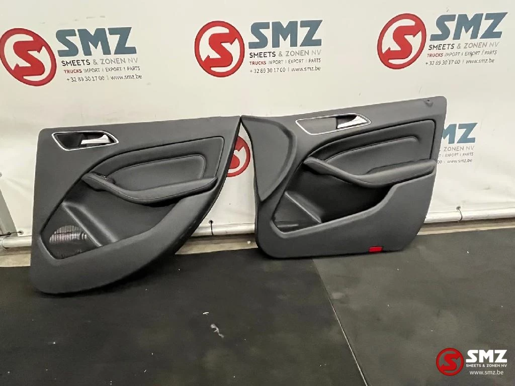 Mercedes-Benz - Occ set interieur met zetels W246 Mercedes obrázek 23