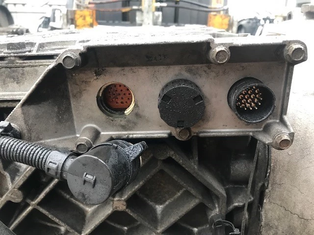 Volvo 2004 - 3190238 VT2412B FH12 obrázek 7