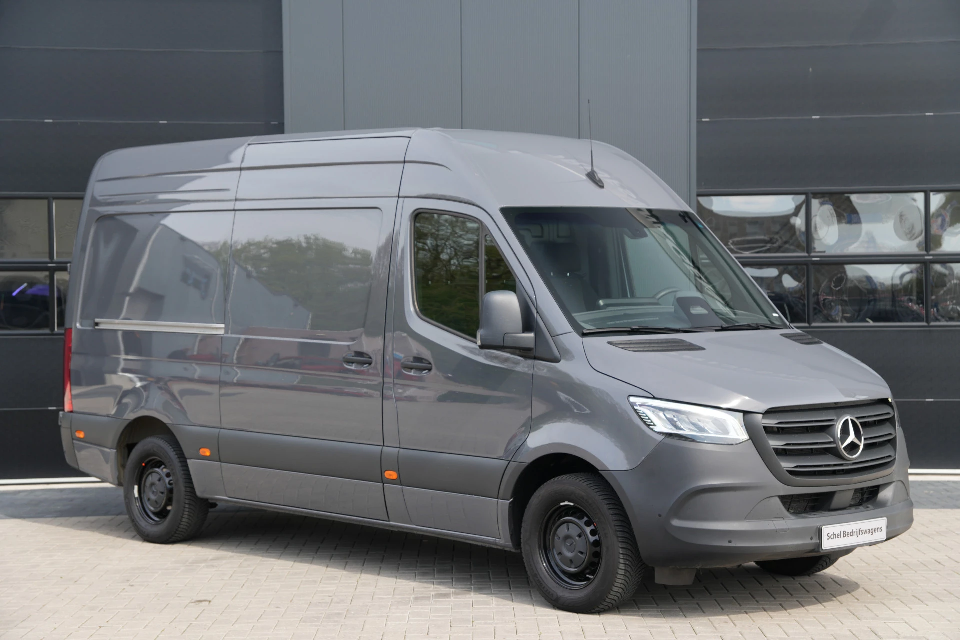 Mercedes-Benz Sprinter 2024 - 315CDI L2H2 RWD Pro 150pk - Camera - Trekhaak - Blind Spot - LED - Stoelverwarming - Navi - Rijklaar image 3