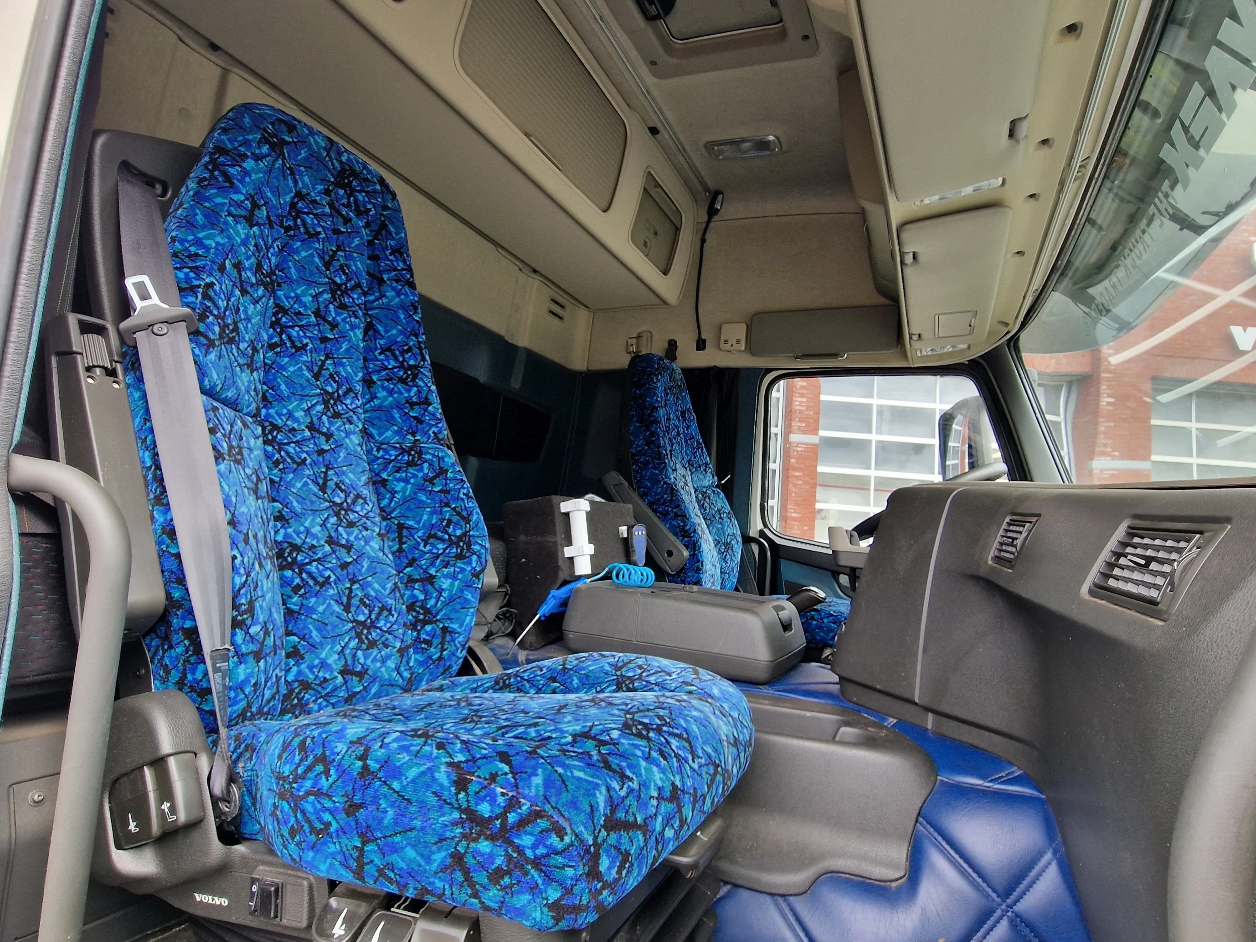 Volvo FM 2014 - 410 Globetrotter 6x2*4 - Livestock - Euro 6 - Steering axle zdjęcie 21