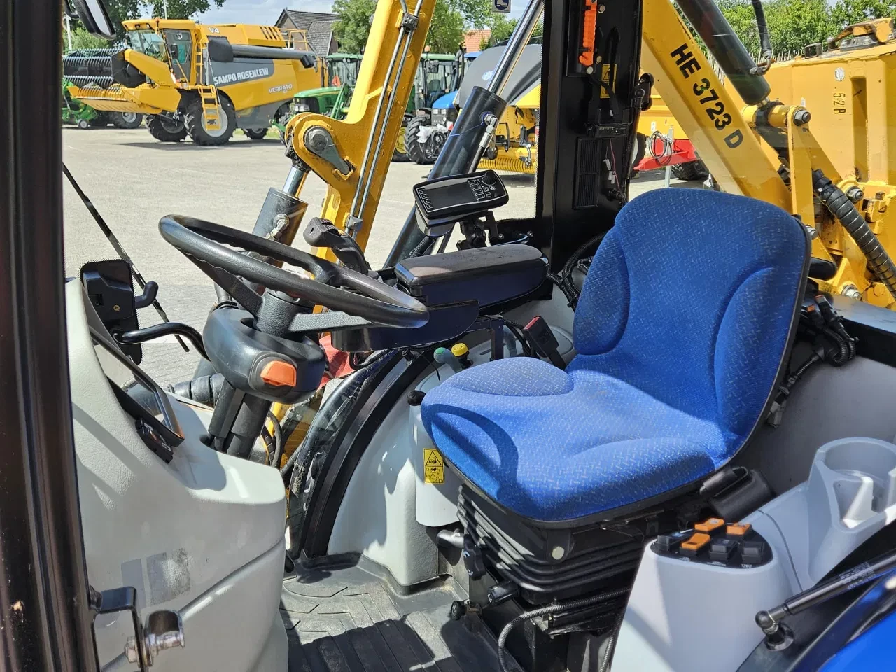New Holland 2003 - Boomer 3050 met Bos Maaiarm afbeelding 33