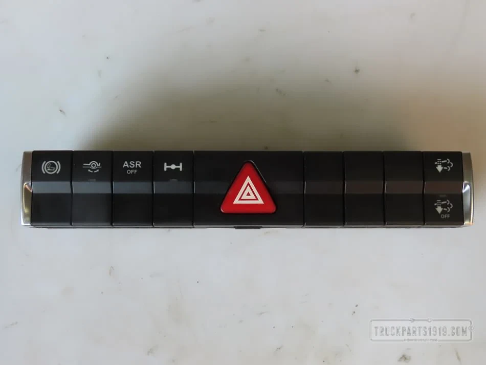 Mercedes-Benz MB - Electrical System Paniekschakelaar MP4 afbeelding 1