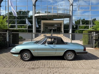 Alfa Romeo Spider 1985 - 2.0 zeer mooie staat afbeelding 2 miniatuur