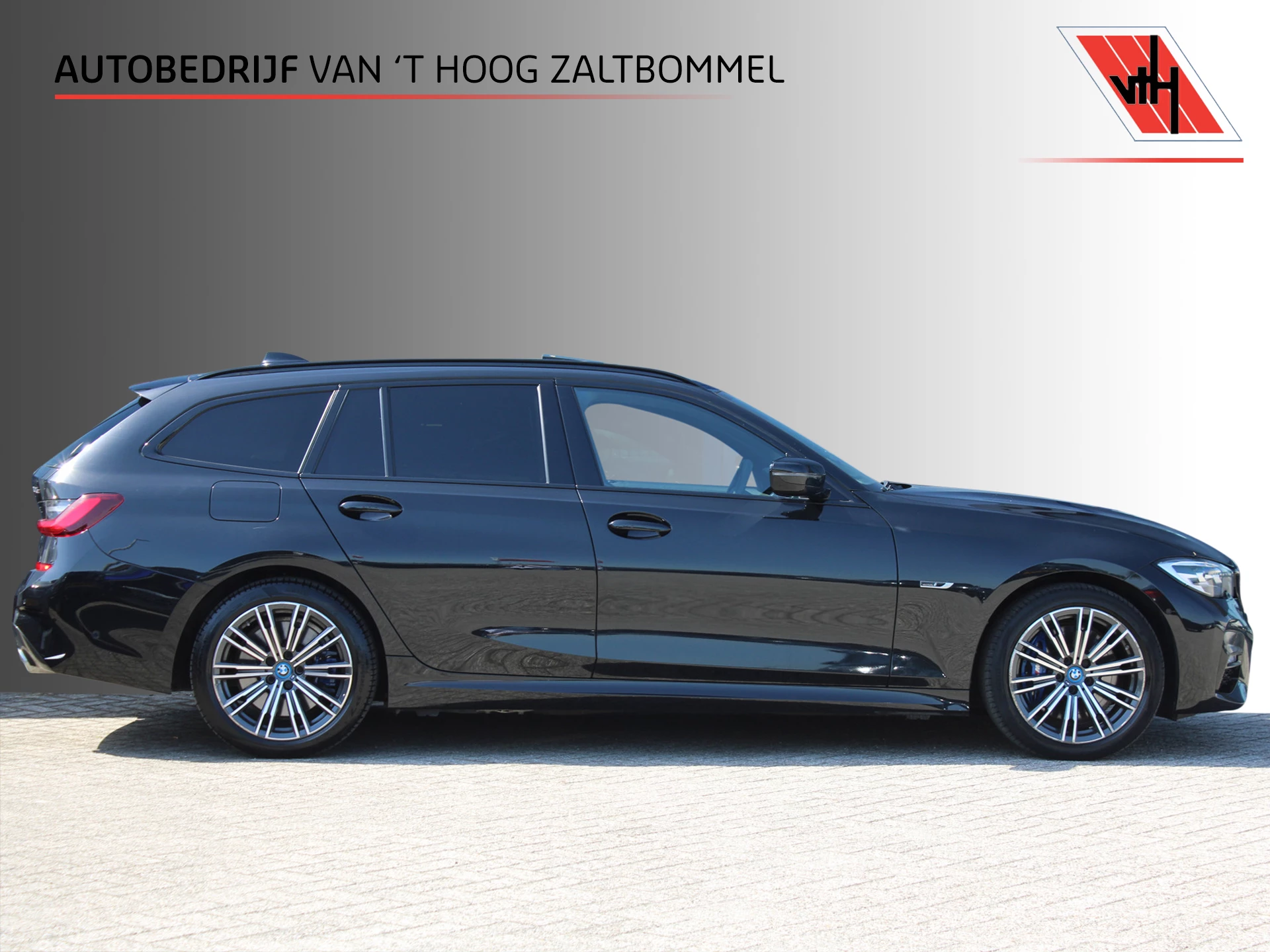 BMW 3 Series 2022 - Touring 330e High Executive M-SPORT PANORAMADAK MEMORY KEY-LESS CAMERA CARPLAY immagine 1