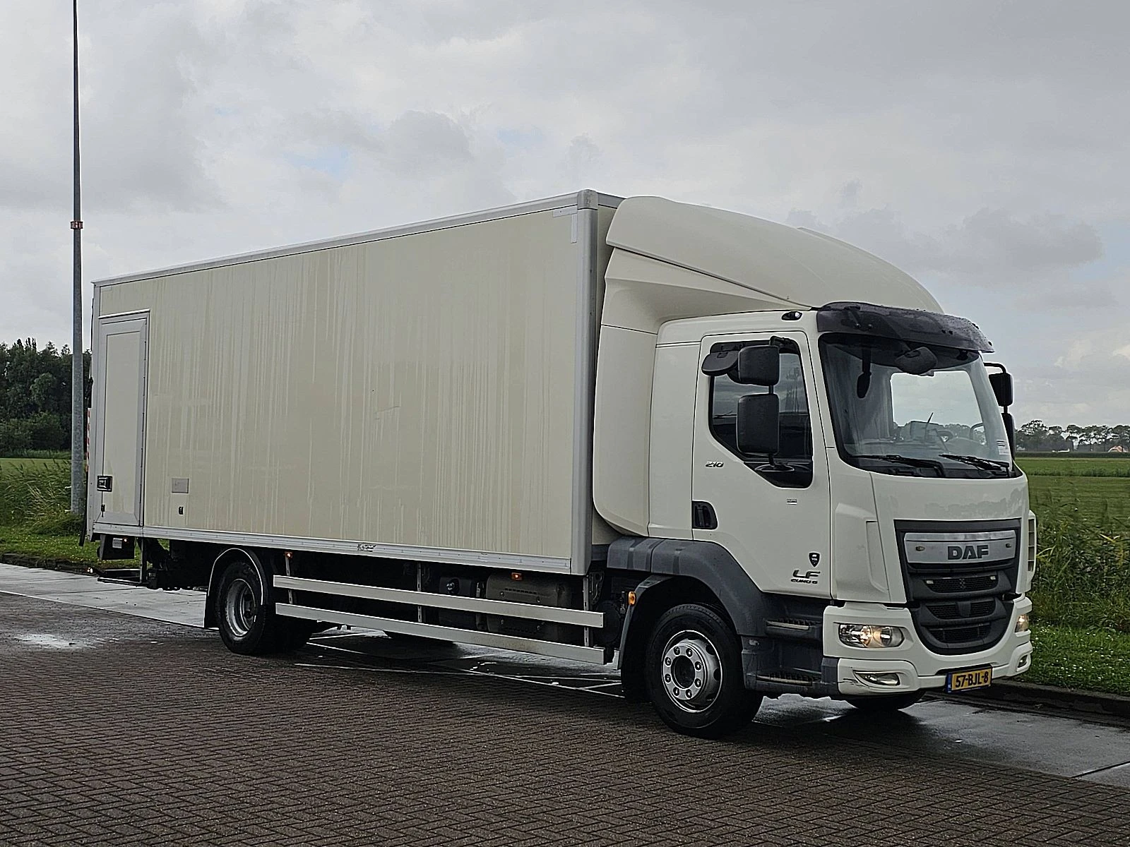 DAF 2017 - LF 210 afbeelding 5