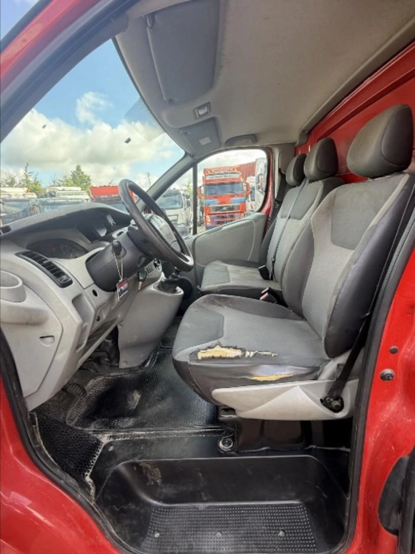 Renault Trafic 2009 - T29 L2/H1 2.0 DCI 66KW E4 afbeelding 11