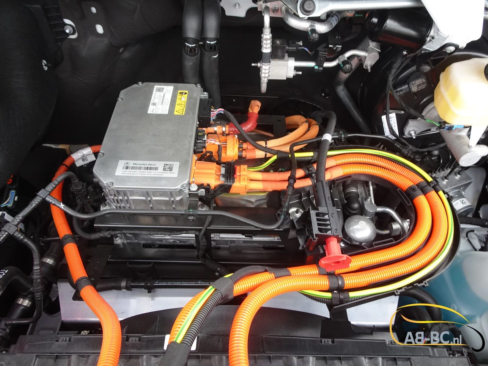 Mercedes-Benz eSprinter - 17 Seats Electric Range: 465 km Bild 14