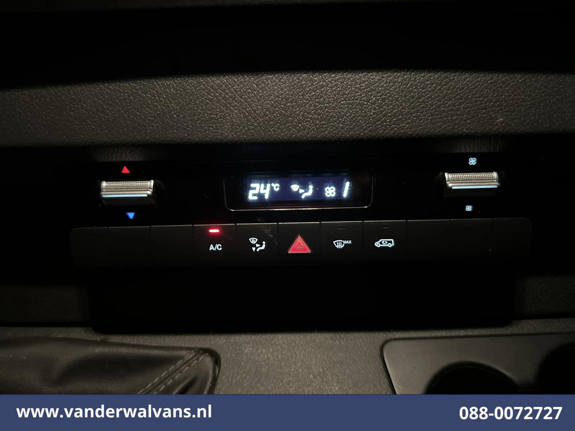 Mercedes-Benz Sprinter 2021 - 315 CDI 150pk L2H1 Euro6 Airco | Camera | Apple Carplay | Trekhaak | Cruisecontrol zdjęcie 10