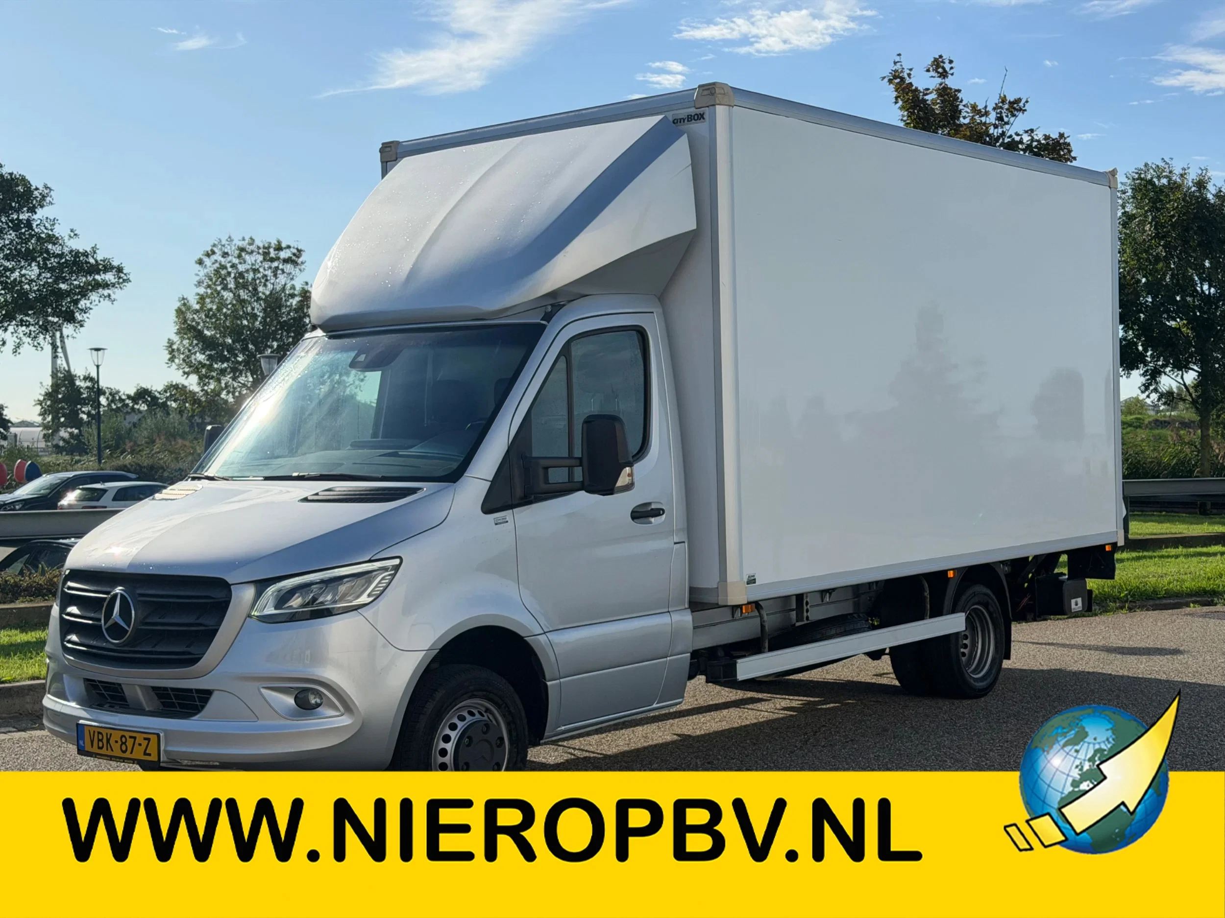 Mercedes-Benz Sprinter 2019 - 519CDI Bakwagen N1 1000KG Laadklep + Zijdeur Trekhaak 3.0L V6 Automaat Airco Navi image 1