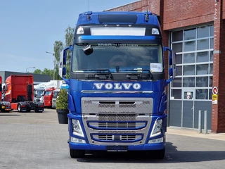 Volvo FH 2019 - 13.500 Globetrotter XL 6x2 - Custom interior - I parkcool - 3.00 WB imagen 2