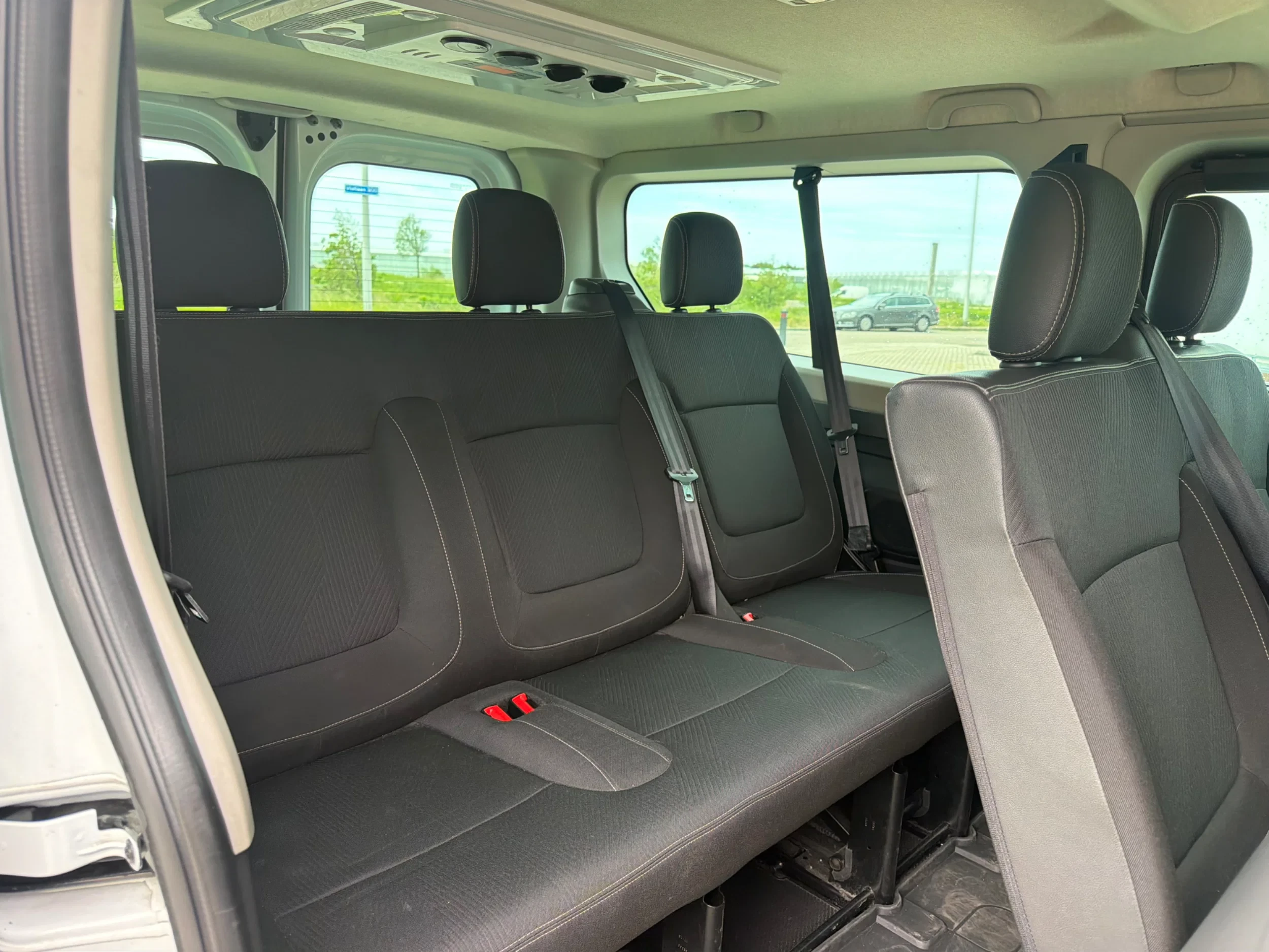 Renault Trafic 2023 - 2.0DCI L2H1 Personenvervoer Airco + Dak Airco Cruisecontrol 150PK afbeelding 12