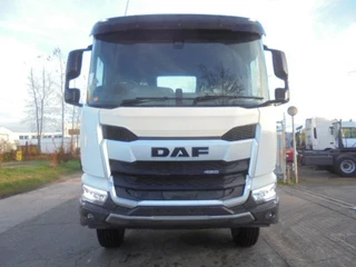 DAF XDC 2026 - 450 8X4 DEMO UNUSED RHD image 2