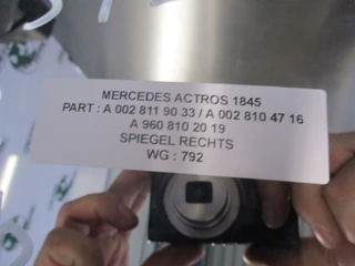 Mercedes-Benz Actros - A 002 811 90 33 / A 002 810 47 16 / 20 19 SPIEGEL RECHTS EURO 6 obrázek 2 náhled