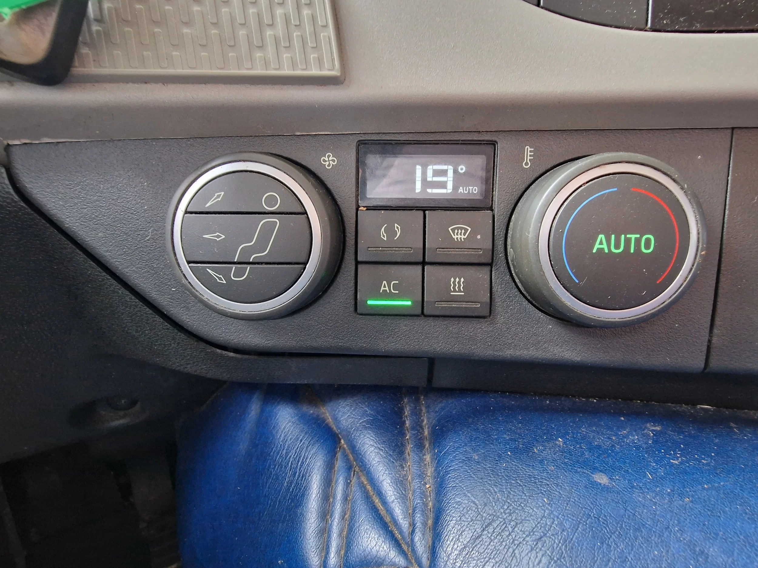 Volvo FM 2014 - 410 Globetrotter 6x2*4 - Livestock - Euro 6 - Steering axle zdjęcie 17