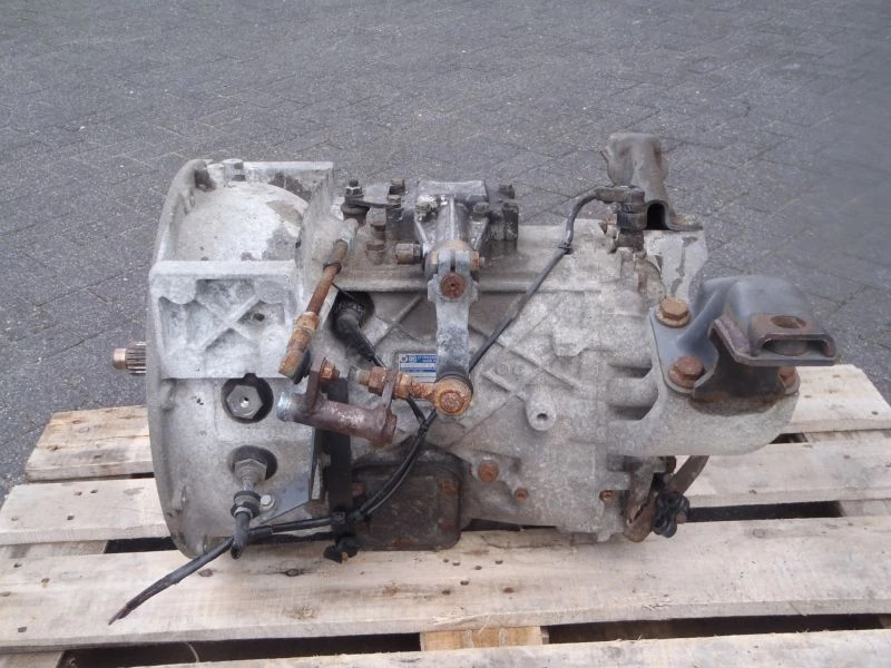 Mercedes-Benz 2001 - ZF ECOLITE 5S-42 / 5,72-0,76 Bild 1