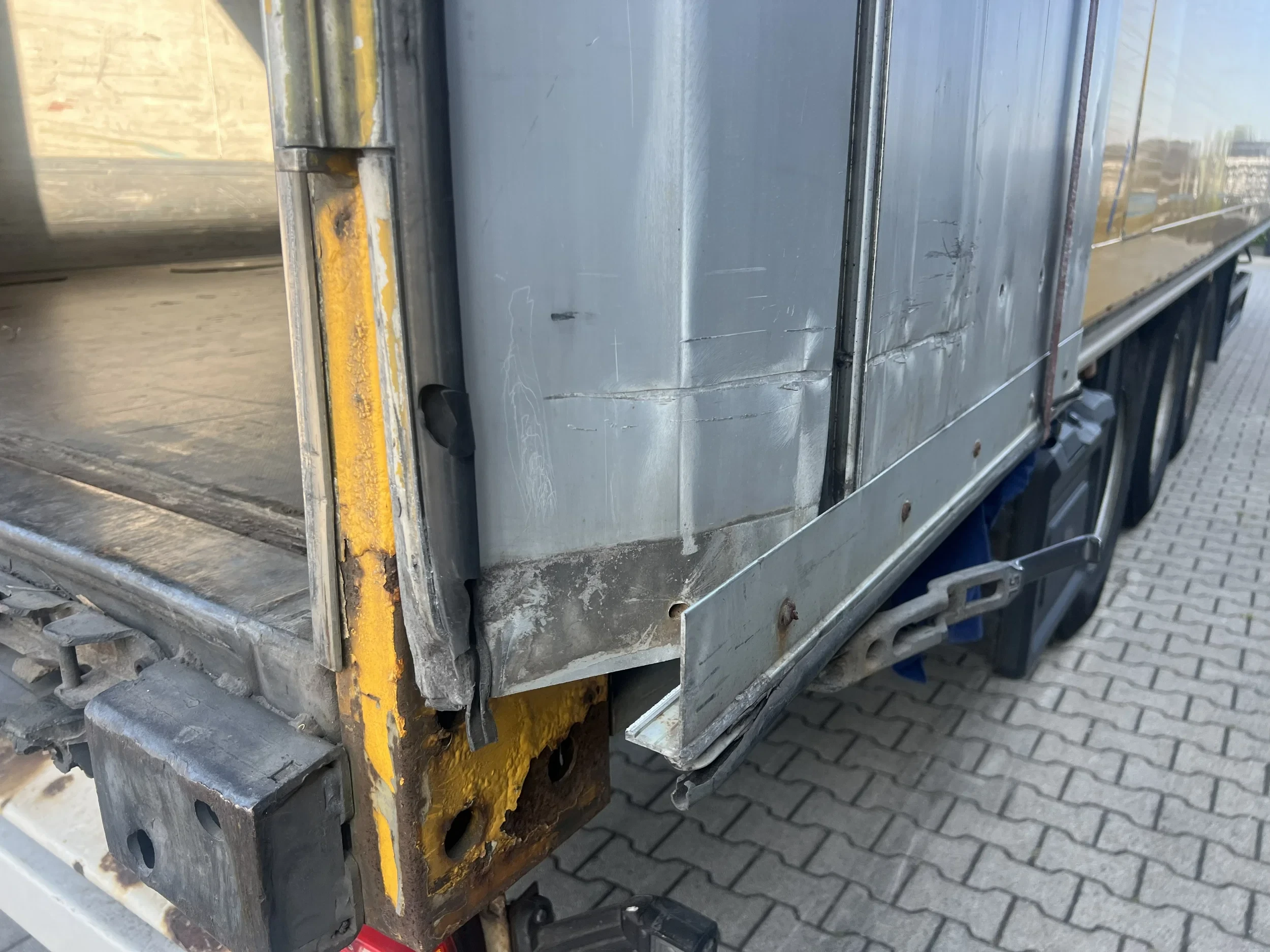 Schmitz Cargobull SKO 24 2008 - SKO24 / SAF trommelremmen / gegalvaniseerd / binnenhoogte: 2,80 m / NL oplegger,/ damaged - PRICE REDUCTION afbeelding 19