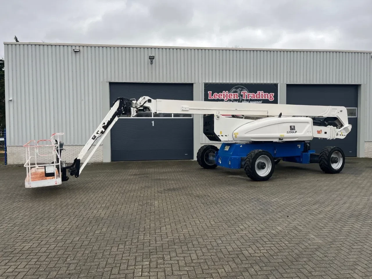 JLG 2013 - 1250 AJP 4x4x4 Articulated boomlift, 2013 Year! afbeelding 11
