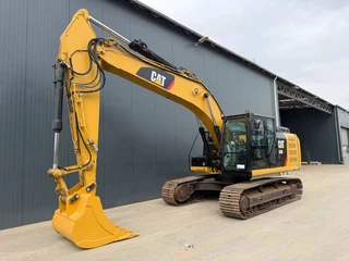 Cat N/A 2015 - 320E L image 1