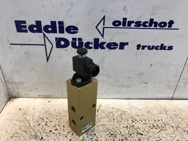 DAF - 0883399 VALVE LIFTING GEAR 352061111 HALDEX (LIKE NEW) afbeelding 1