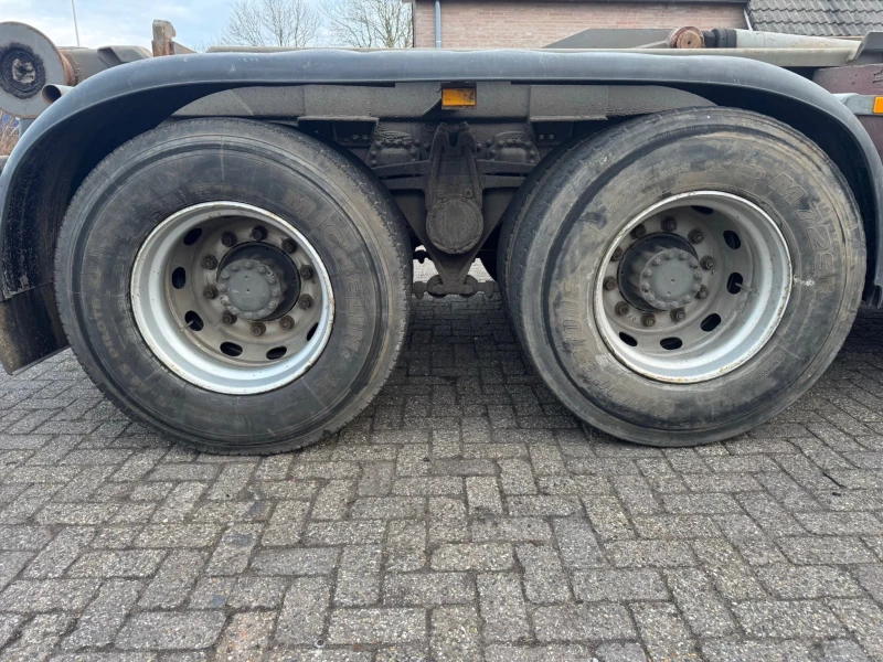 Volvo 1989 - FL10 6X4 / MANUAL / HIAB 100 immagine 6