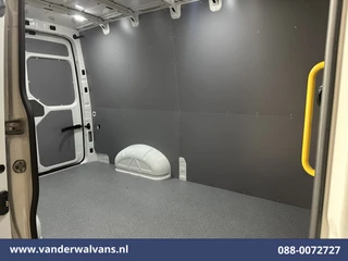 Volkswagen Crafter 2020 - 2.0 TDI 141pk L3H3 L2H2 Euro6 Airco | Camera | Apple Carplay | Cruisecontrol obrazek 12
