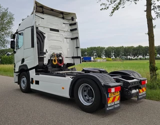 Renault T 2024 - T440 T4x2 sleeper cab изображение 3