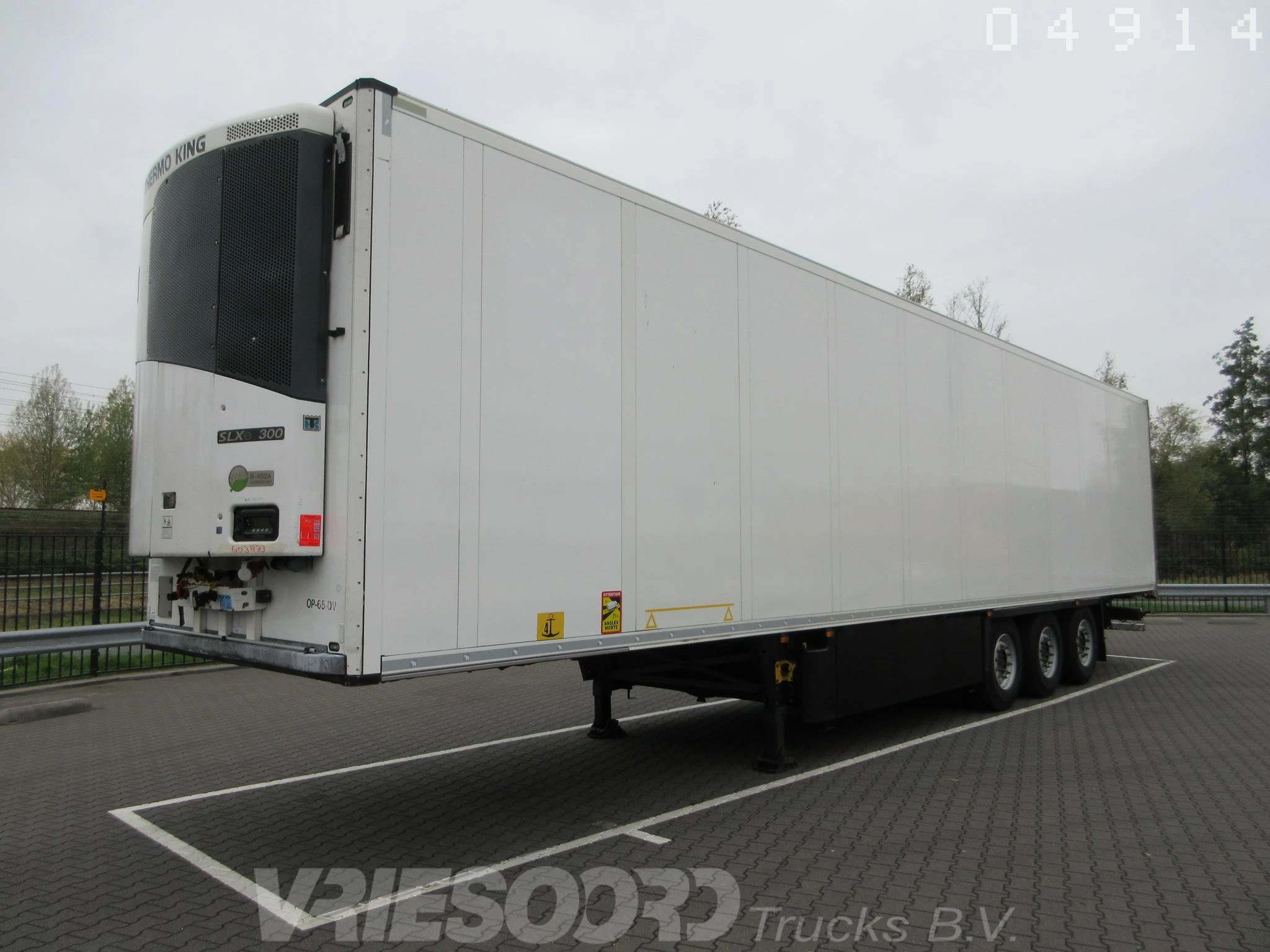 Schmitz Cargobull BLOEMENUITVOERING 2016 afbeelding 1