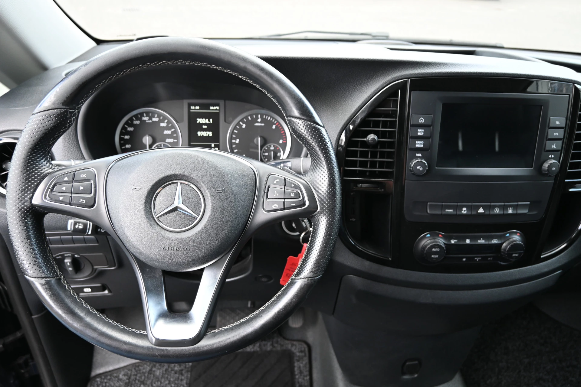 Mercedes-Benz Vito 2022 - 119 CDI L3 XL obrázek 15