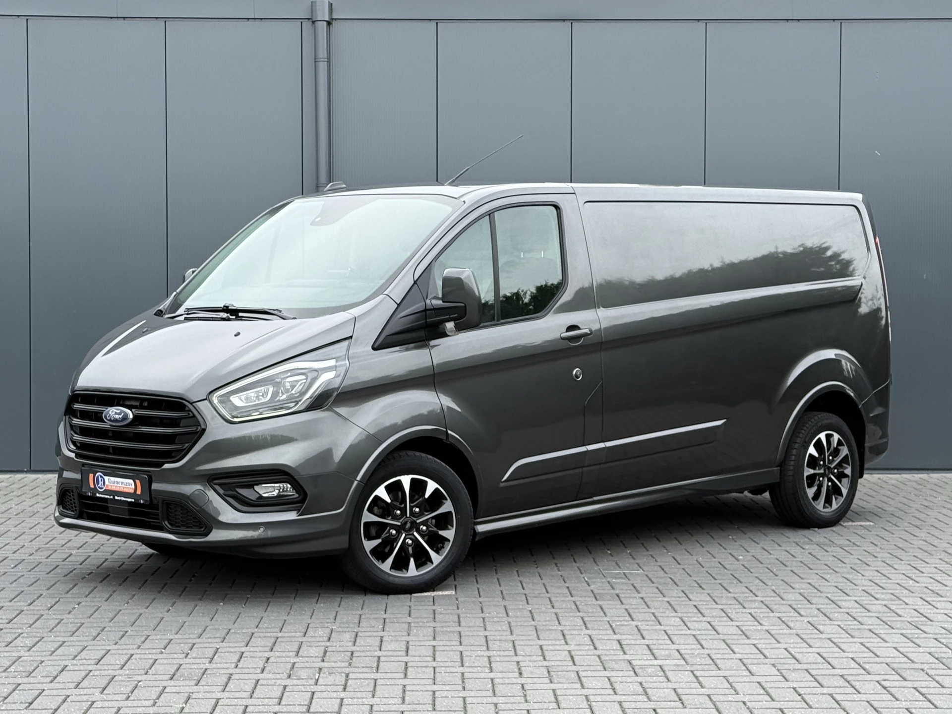 Ford Transit Custom 2020 - 2.0 TDCI 185 PK SPORT / AUTOMAAT / L2H1 / CAMERA / CRUISE / AIRCO / STOELVERW / 17" LMV / LED Bild 2