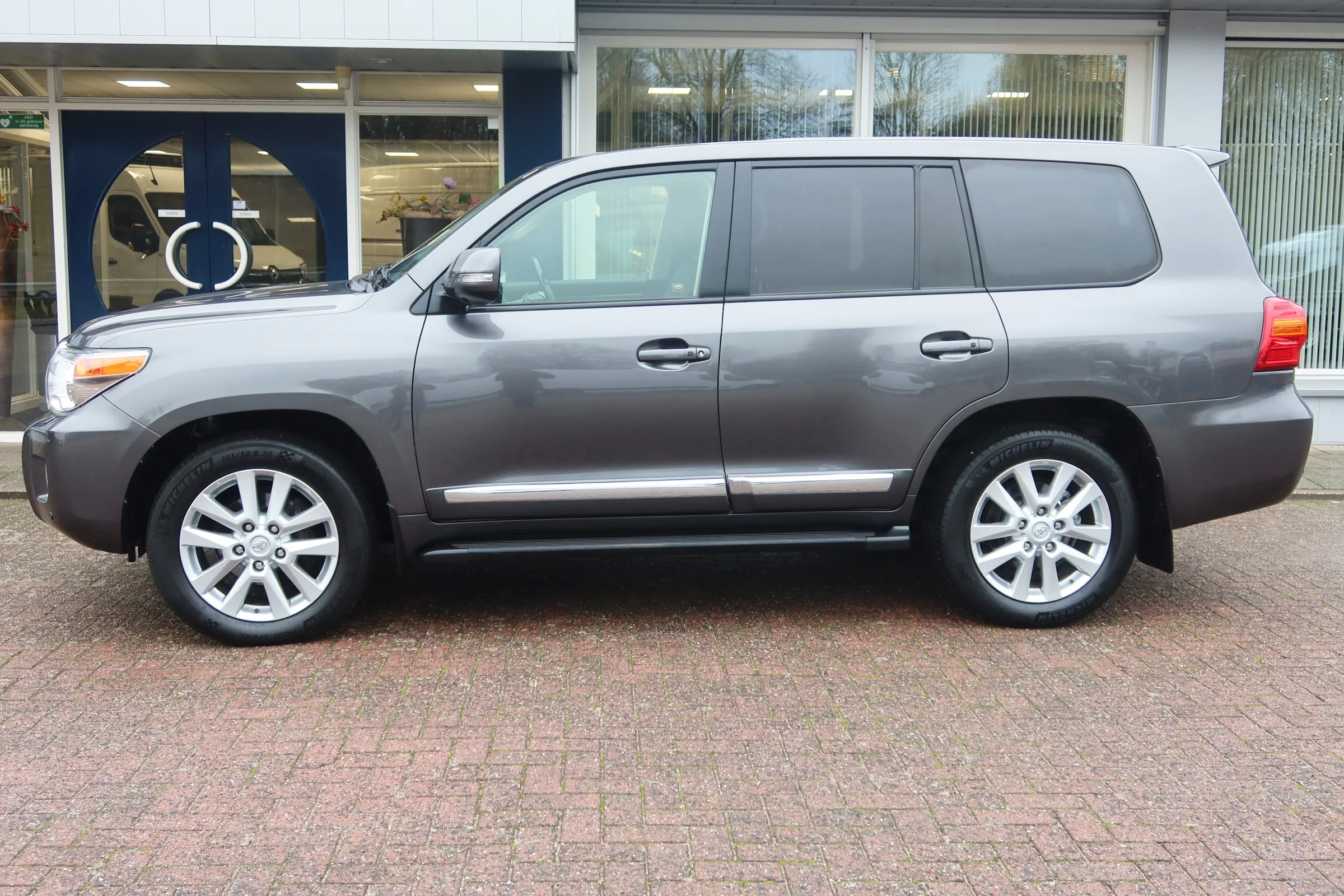 Toyota Land Cruiser 2016 - (200 SERIES) V8 200 5.5 Executive 7 persoons. Luchtvering. €42.500.- Marge immagine 6