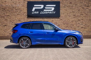 BMW X1 2023 - xDrive30e M-Sport, Full Option, Premium Select, Pano image 7