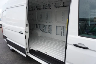 Volkswagen Crafter 2024 - 177pk L4H3/L3H2 Facelift LED Apple Carplay Camera Parkeersensoren Trekhaak Digitaal Dashboard image 3 thumbnail