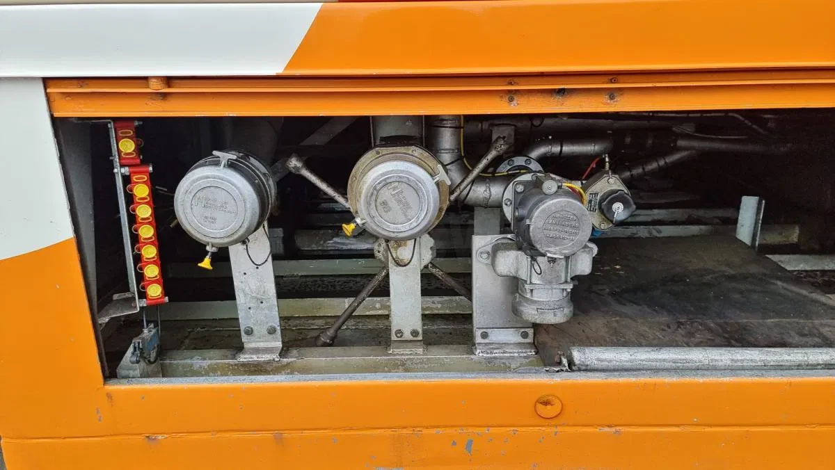 Schwelmer Eisenwerk TSA Diesel Heizöl 6 Kammern 35.5 m³ Zählwerk TKZ A 1990 - TSA Diesel Heizöl 6 Kammern 35.5 cbm Zählwerk TKZ ABS immagine 13