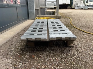 ALU N/A - Oprijplaten 158 x 39 cm 20.000 kg O steun dik 19 cm obrazek 3