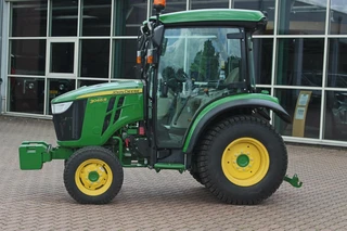 John Deere 3046R 2024 - HST 46 PK 4X4 Compact Tractor afbeelding 3 miniatuur