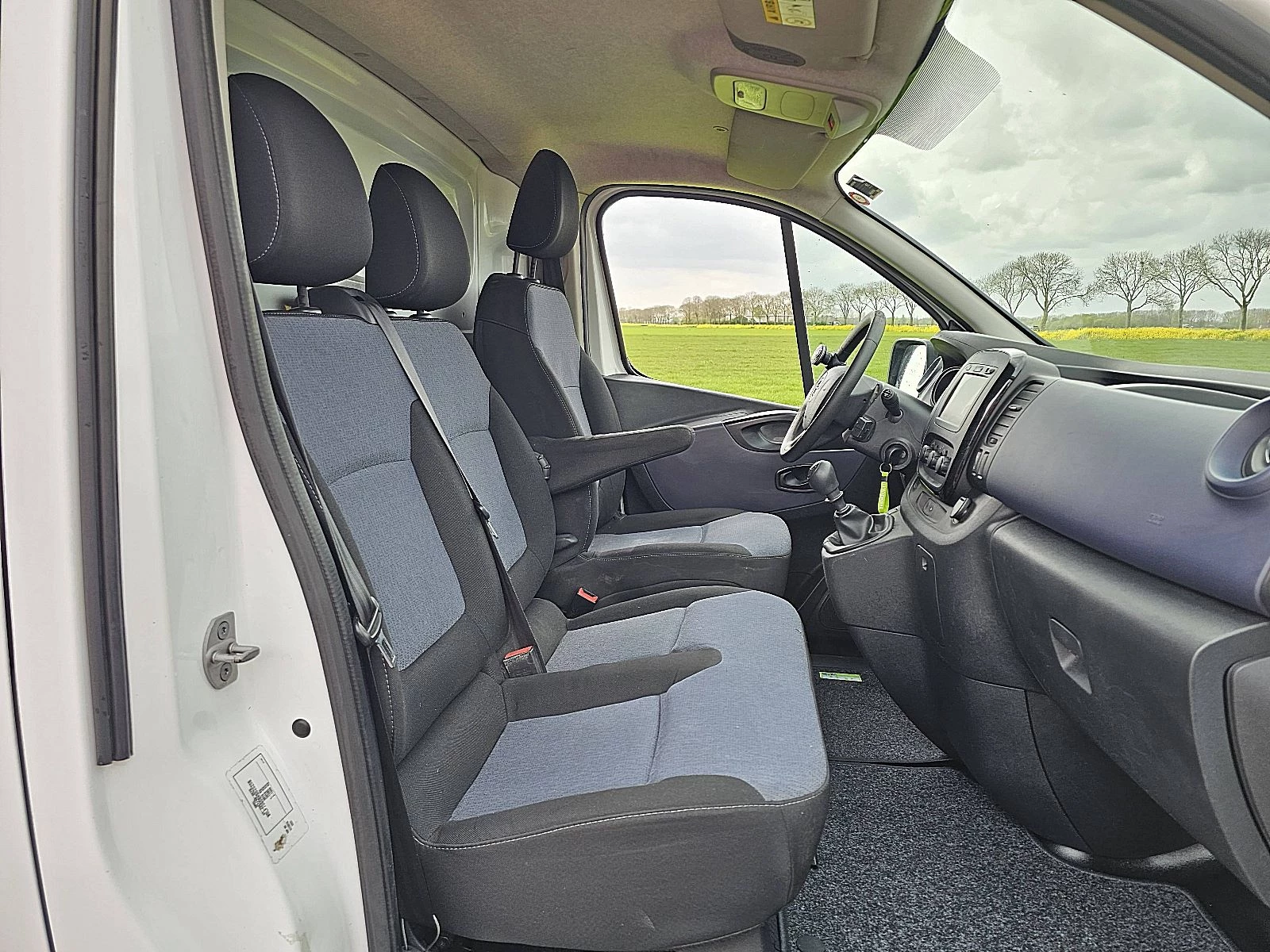 Opel Vivaro 2017 - 1.6 zdjęcie 7