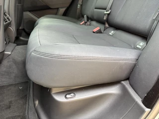 Land Rover Range Rover Velar 2024 - 2.0 P400e R-Dynamic HSE image 9