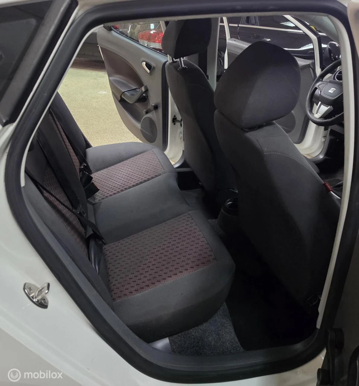 SEAT Ibiza 2010 - 1.2 Club Armin Approved afbeelding 13