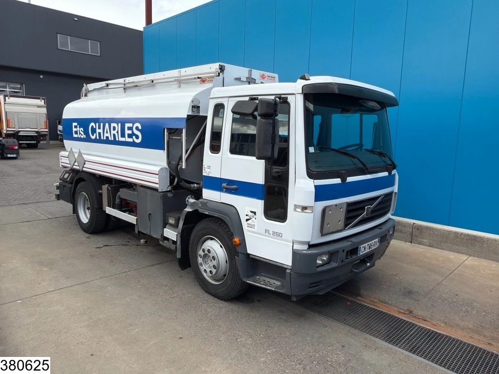 Volvo 2004 - FL 250 EURO 3, 10500 Liter, 4. Comp, PTO afbeelding 3