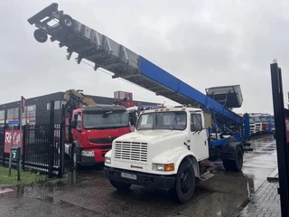 International 4600 1989 - 4x2 210HP + TEUPEN hyLIFT obrazek 1