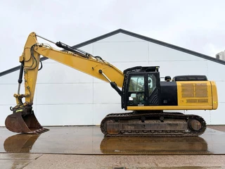 Cat 2018 - 336FLN - German / OilQuick / Rear + Side Camera à venda